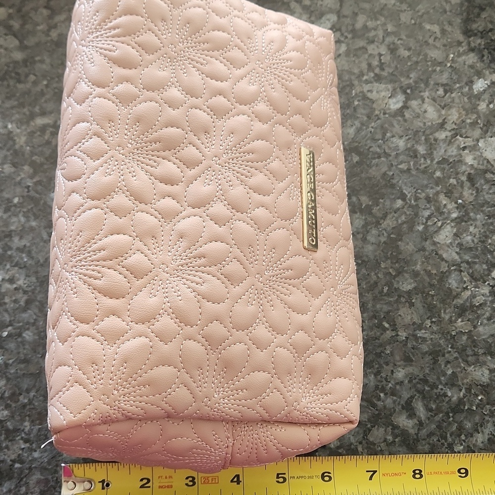 NWOT Vince Camuto Metallic Rose Make-Up Travel Bag Size 10 X 7 - Picture 8 of 9